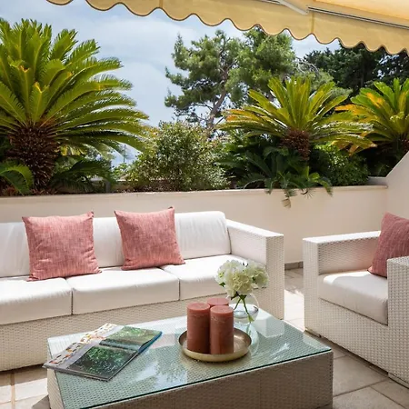 Royal Palms Luxury
